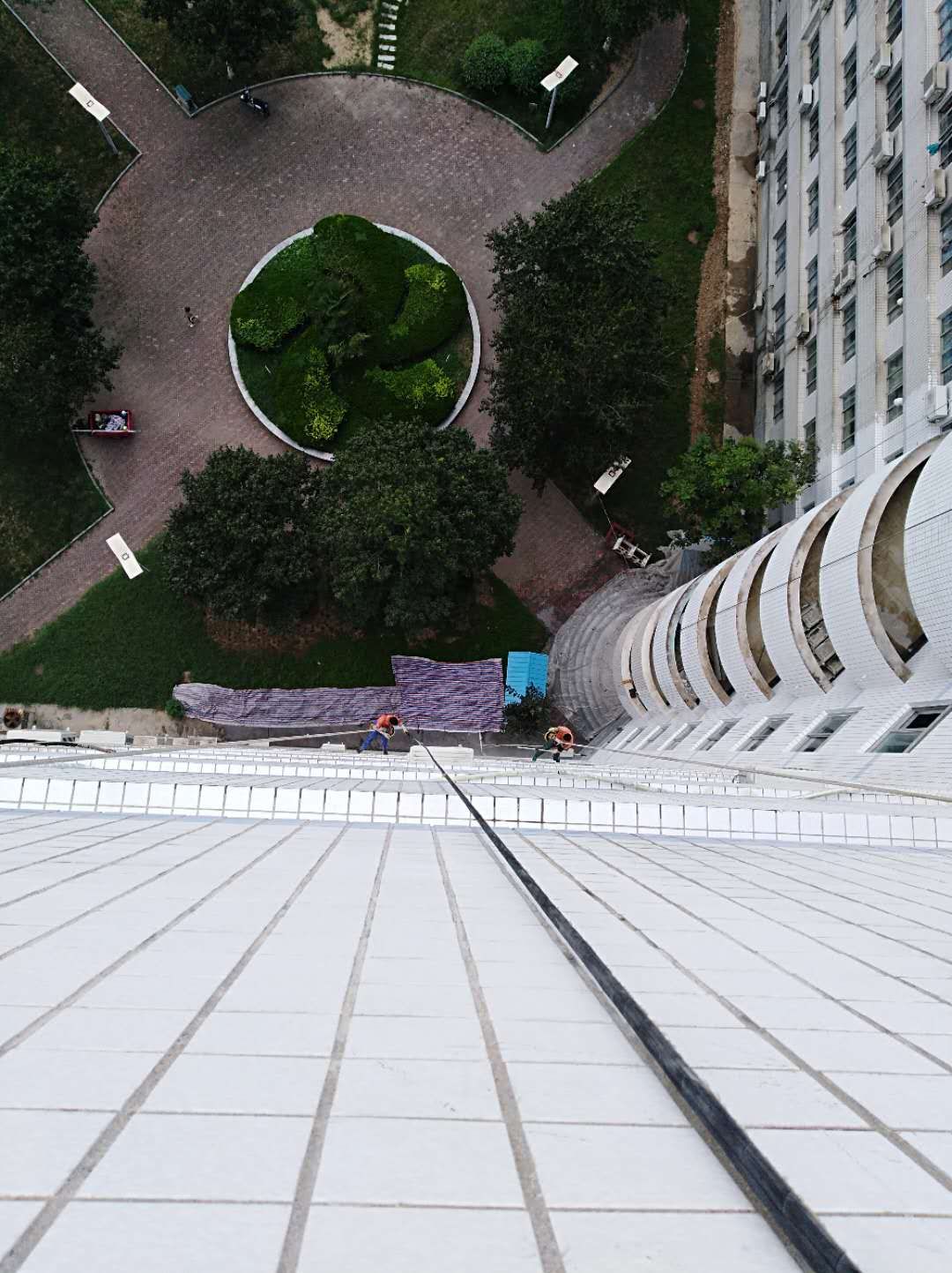 高空外墻清洗需要具備哪些資質？