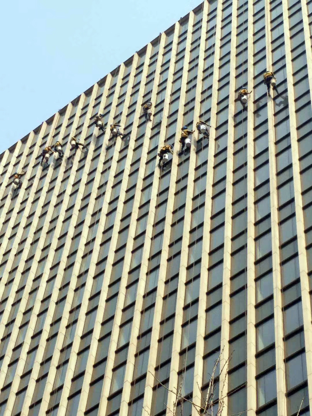 大樓清洗：守護城市建筑的清潔與美觀